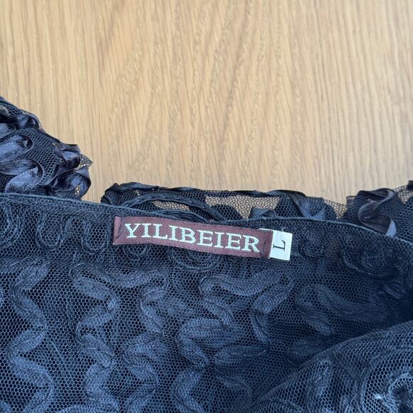 Vintage Sheer Embroidered Button-Up Top with Asymmetric Hem (M/L) - Picture 6 of 6